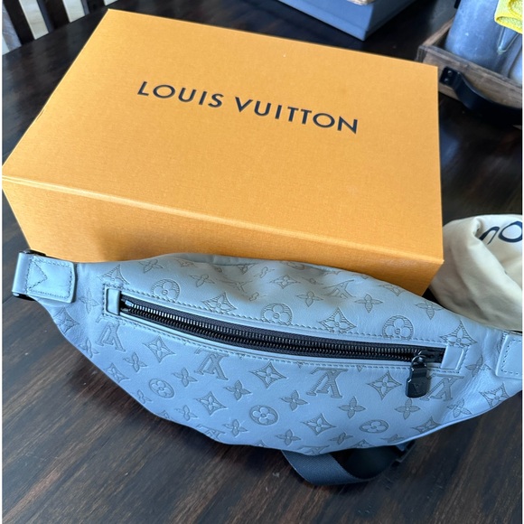 EUC Gray Leather, Black Strap, Louis Vuitton Bumbag
$1,900 - Picture 4 of 11